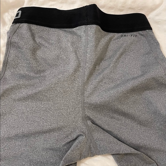 Nike pro cropped leggings grey size S - Picture 4 of 4